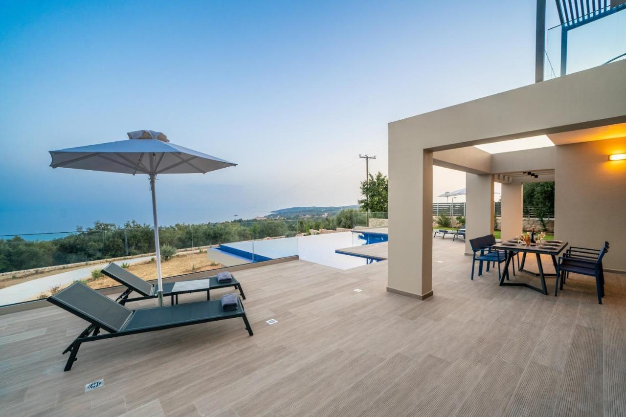 Villa Shades Of Blue ตราเปซากิ ภายนอก รูปภาพ