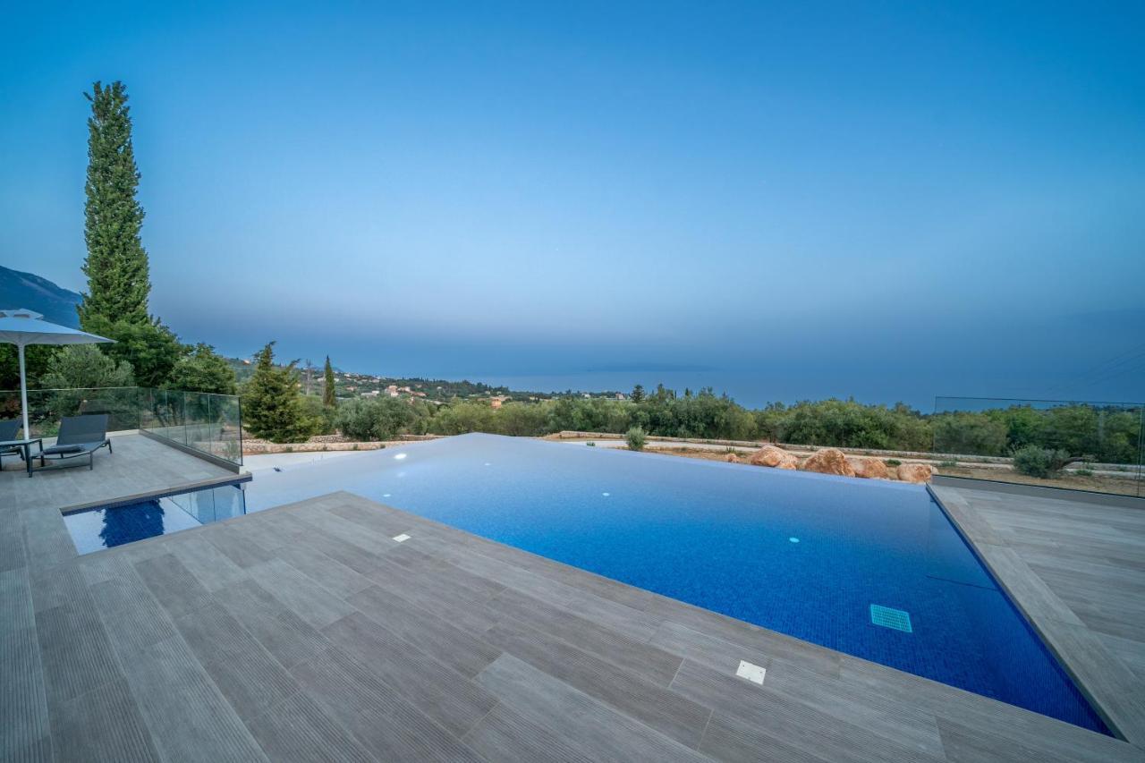 Villa Shades Of Blue ตราเปซากิ ภายนอก รูปภาพ